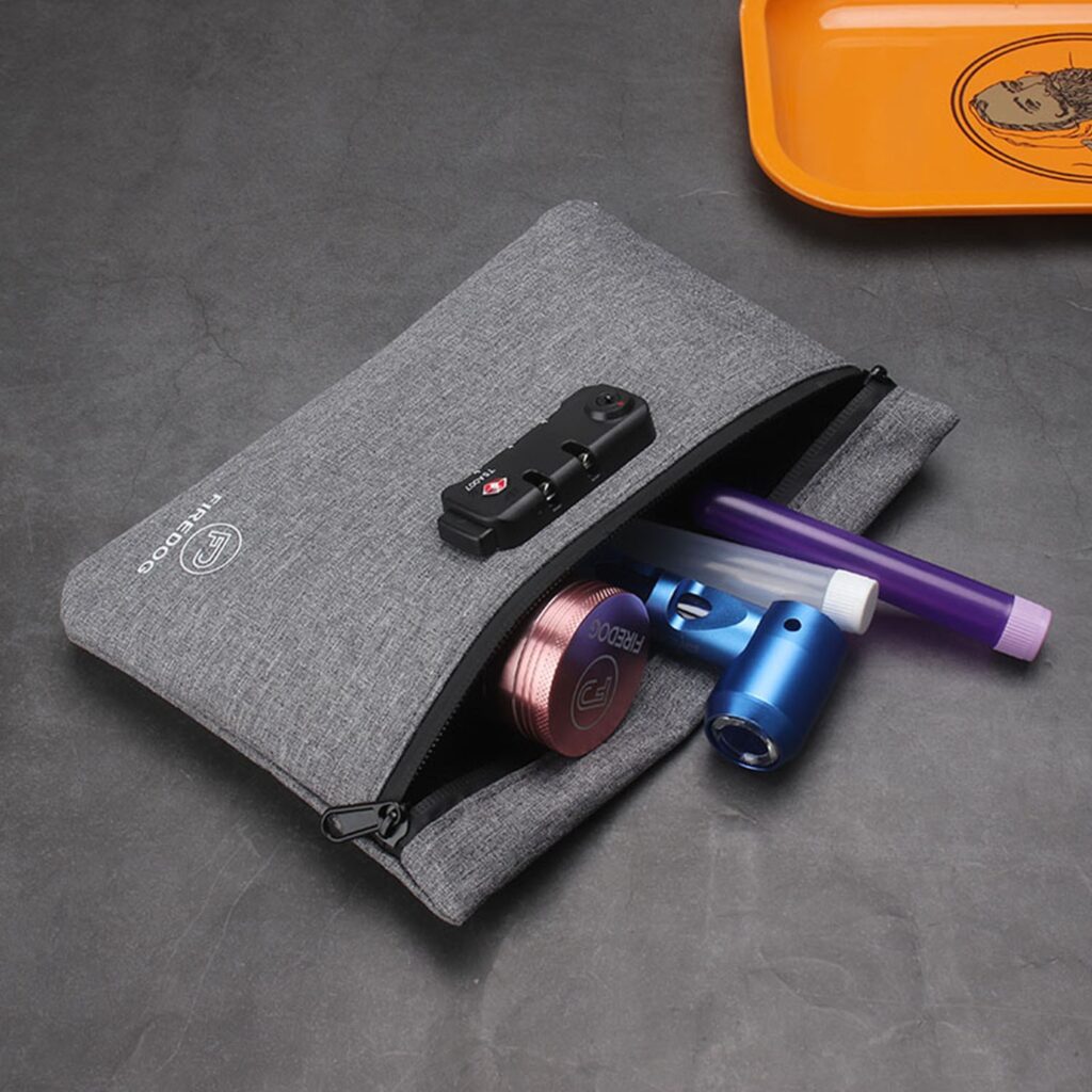 Travel Smell-Proof Storage Bag With Lock 3