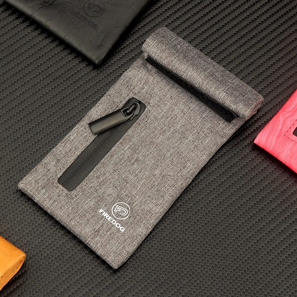 Carbon-Lined Odorless Stash Pouch 5